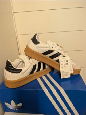 adidas Kids/ Women's White and Black Sneakers with Gum Sole